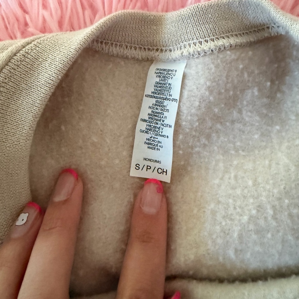 Sweatshirt - Picture 7 of 7